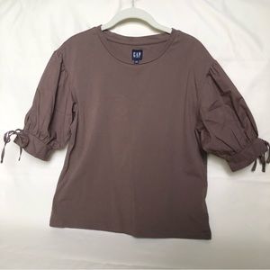 🌟 Gap tee with puff sleeves
